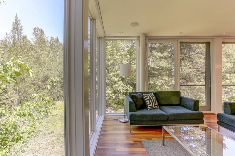 Open floor plan living room — real estate photography Central Oregon