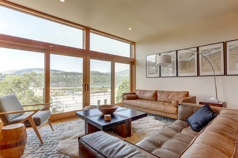 Sunriver resort home interior — real estate photography Oregon